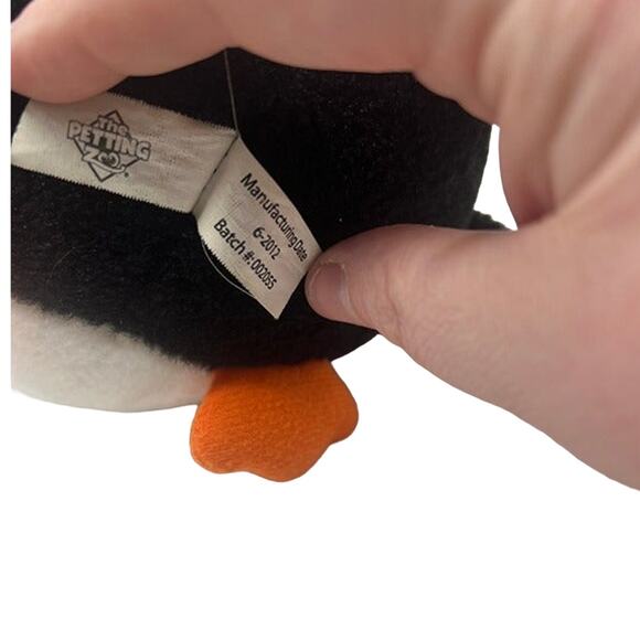 Petting Zoo‎ Penguin Plush - Picture 4 of 6